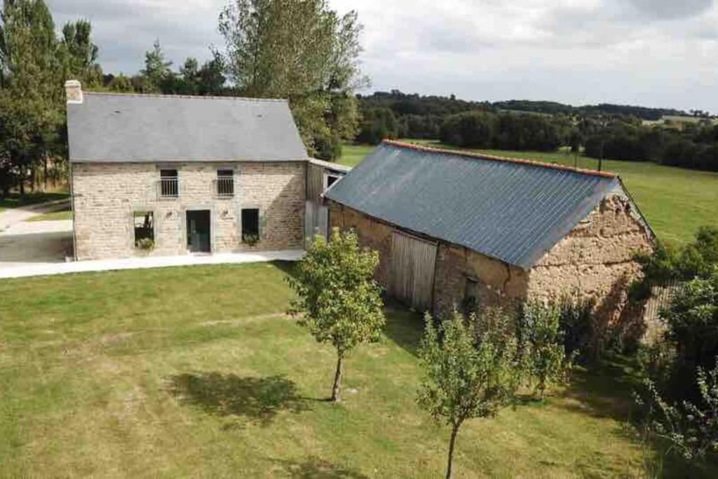 Gite A La Ferme, Au Coeur Du Mene Laurenan Eksteriør billede